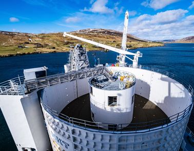 NKT-HV-Offshore-Shetland pull-in_installation_offshore 7.jpg