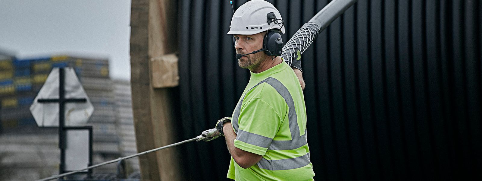 NKT worker installing HV cable